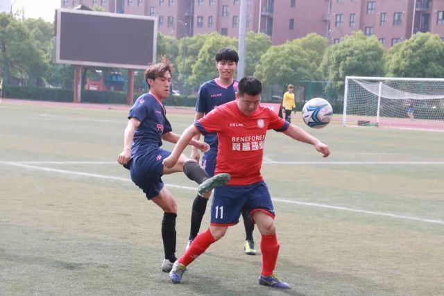 亚历山大：马刺靠裁判才能赢球，联盟保送他们进入了总决赛